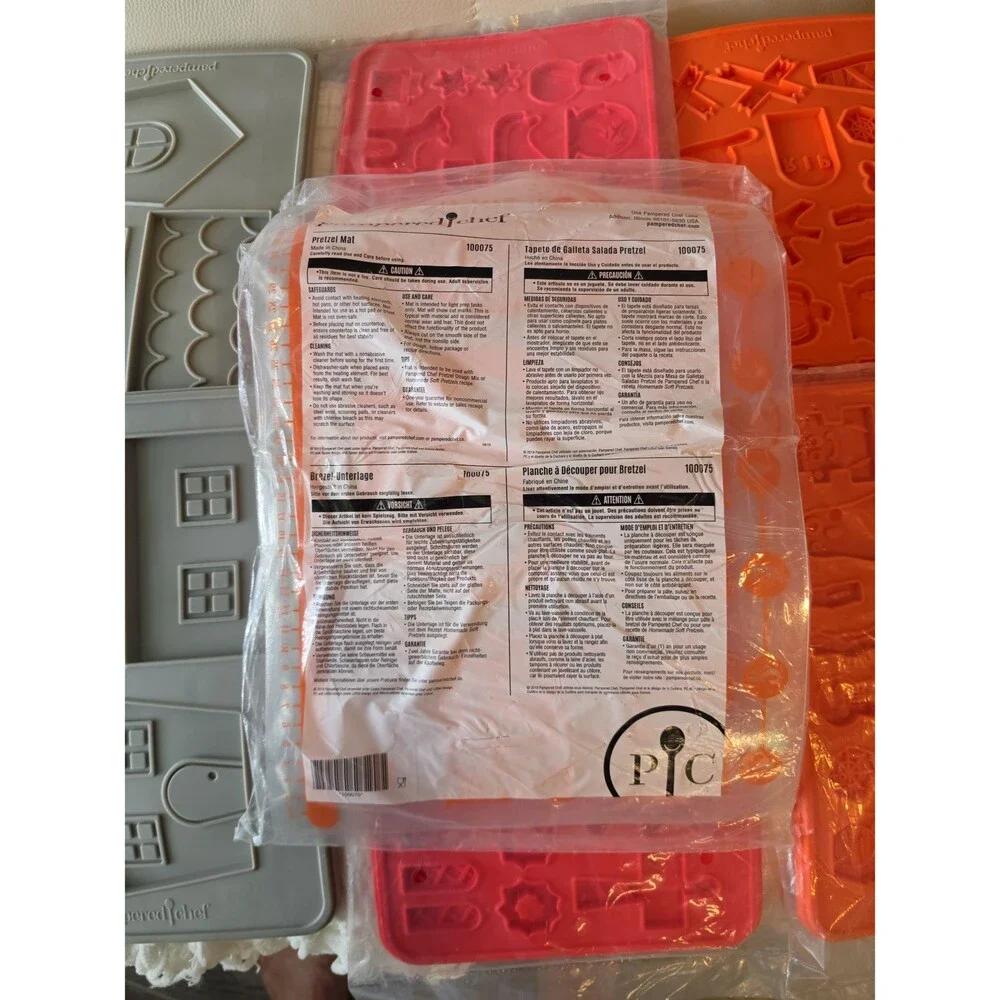 NWT Pampered Chef Silicone Cookie Molds and Pretzel Mat